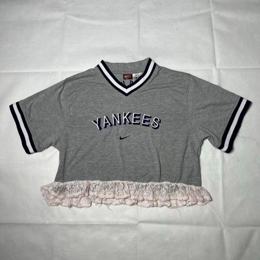 Nike New York Yankees grey baby tee with lace trim